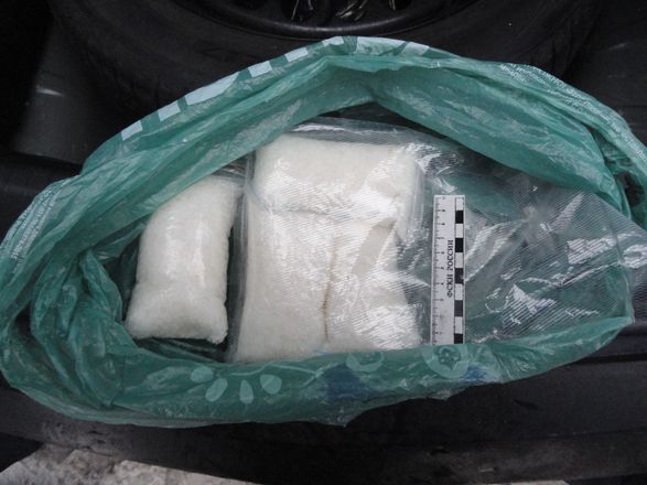 Почти 2,5 кг наркотиков обнаружили полицейские в багажнике иномарки в Кстове - фото 1