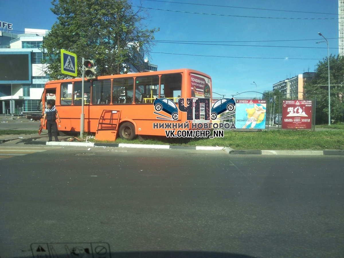 Два автобуса столкнулись на Казанском шоссе - фото 1