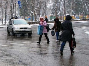 Почти 500 нижегородцев пострадали на обледенелых улицах города в декабре