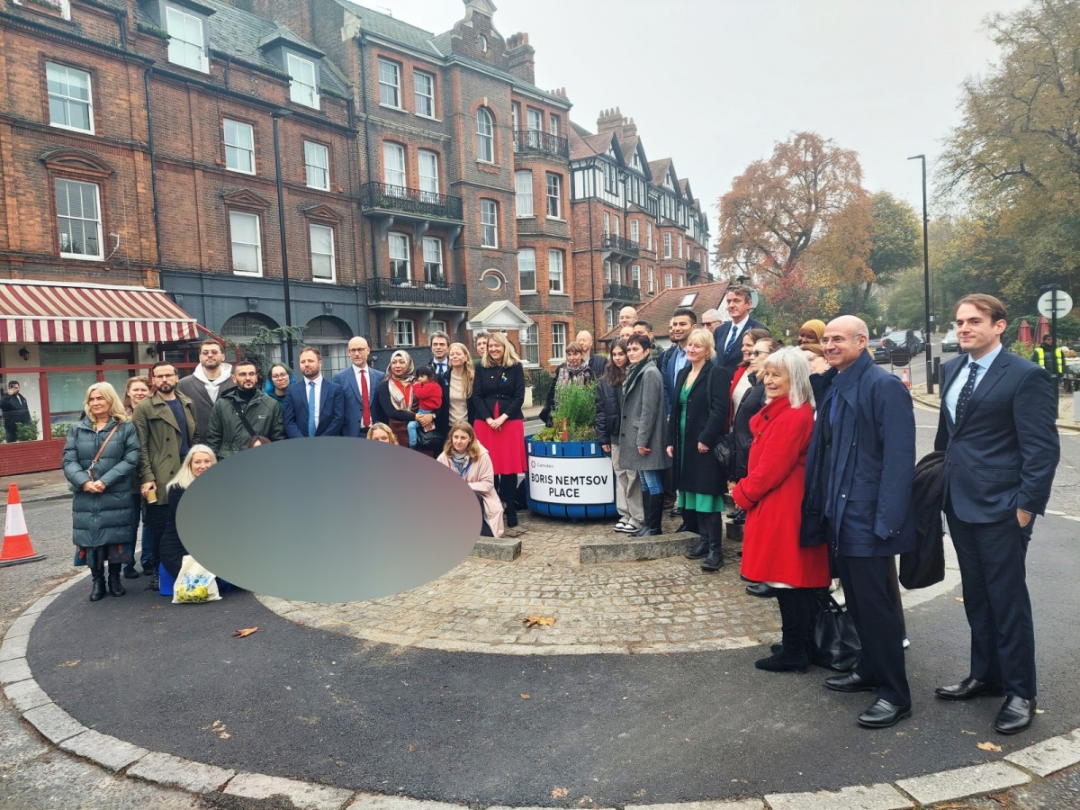 Площадь в Лондоне назвали в честь первого губернатора Нижегородской области Бориса Немцова - фото 1