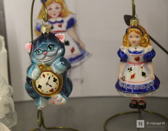 Волшебство из стекла: фоторепортаж с фабрики елочных игрушек в Нижнем Новгороде - фото 38