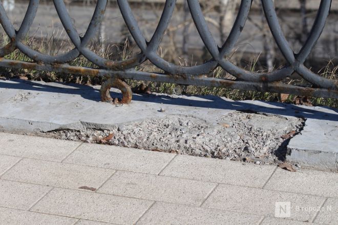 Трещит по швам: как выглядит центр Нижнего Новгорода после аномальной зимы — фоторепортаж - фото 9