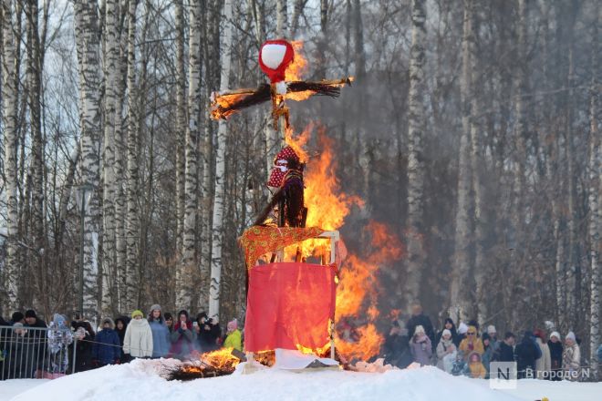 С блинами и в сугробах: как прошла Масленица в Нижнем Новгороде — фоторепортаж - фото 128