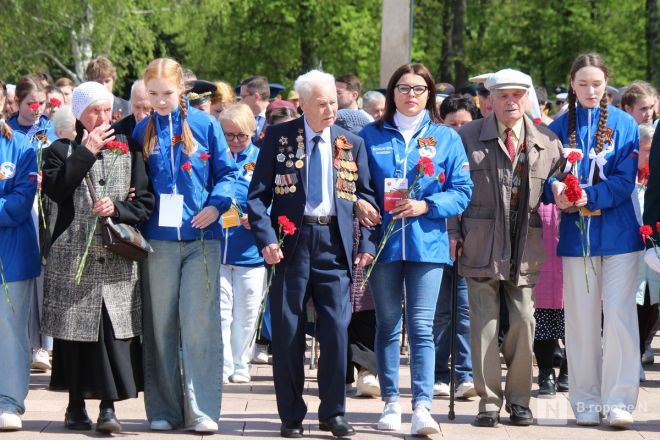 Без парада и салюта: как прошел День Победы в Нижнем Новгороде — фоторепортаж - фото 220