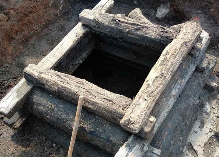 Колодец старинной «ливневки» обнаружили на улице Кожевенной 