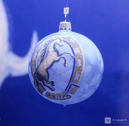 Волшебство из стекла: фоторепортаж с фабрики елочных игрушек в Нижнем Новгороде - фото 67