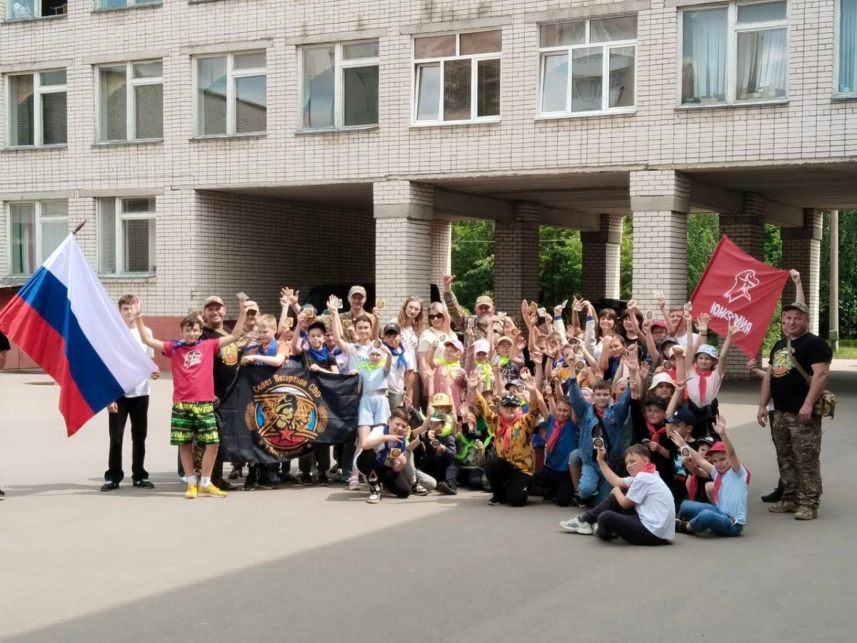 Молодежь Дзержинска приняла участие в акции &laquo;Родиной горжусь&raquo; - фото 1