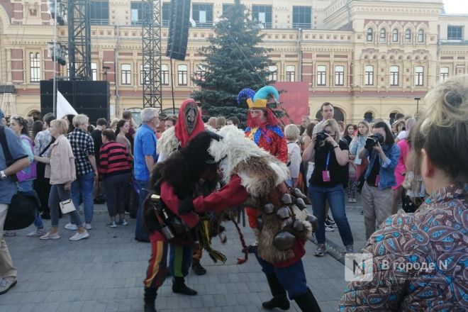 Иммерсивное шоу в постановке Ильи Авербуха состоялось в день 200-летия Нижегородской ярмарки - фото 7