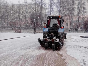 Магистрали Нижнего Новгорода очистили от снега и обработали против гололеда