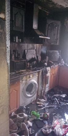 20 человек эвакуировали из горящего дома в Московском районе - фото 2
