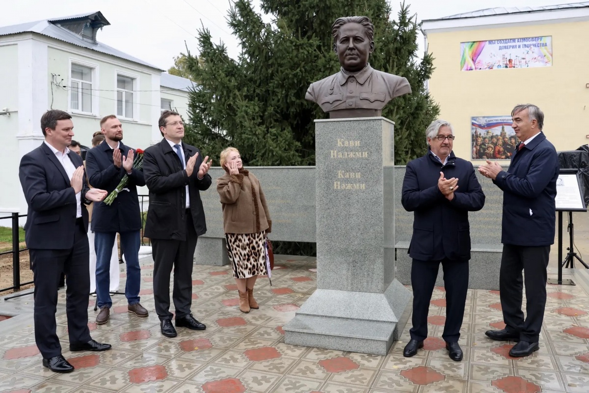 Памятник известному татарскому писателю появился в Нижегородской области - фото 1