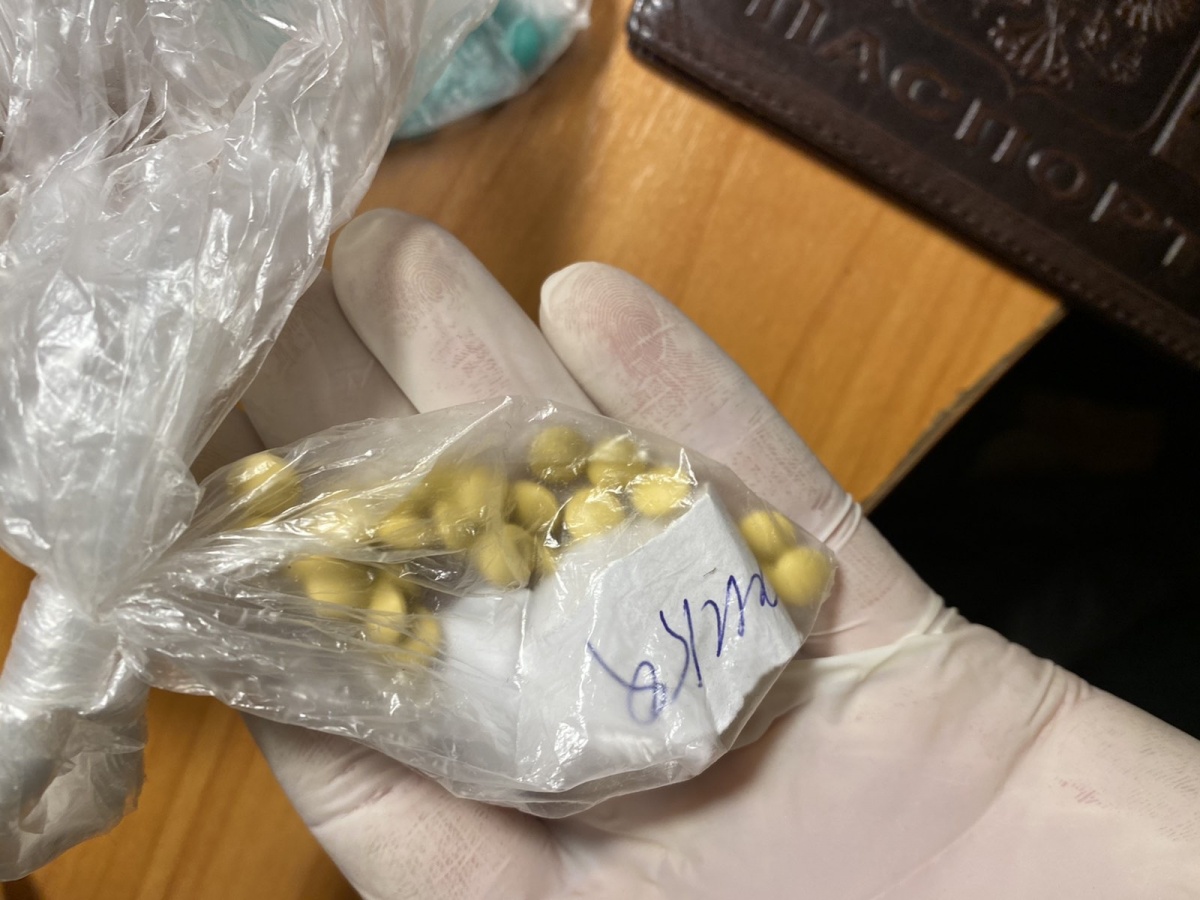 Около 1,5 килограммов наркотиков изъяли у нижегородского наркоторговца - фото 1