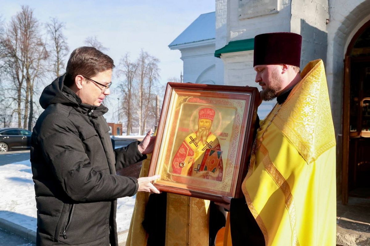 Шалабаев передарил икону храму в Нижегородском кремле - фото 1