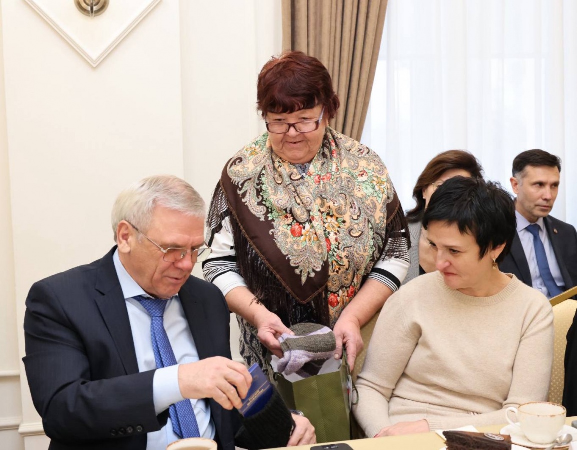 Волонтерскую помощь СВО обсудили в нижегородском парламенте - фото 1