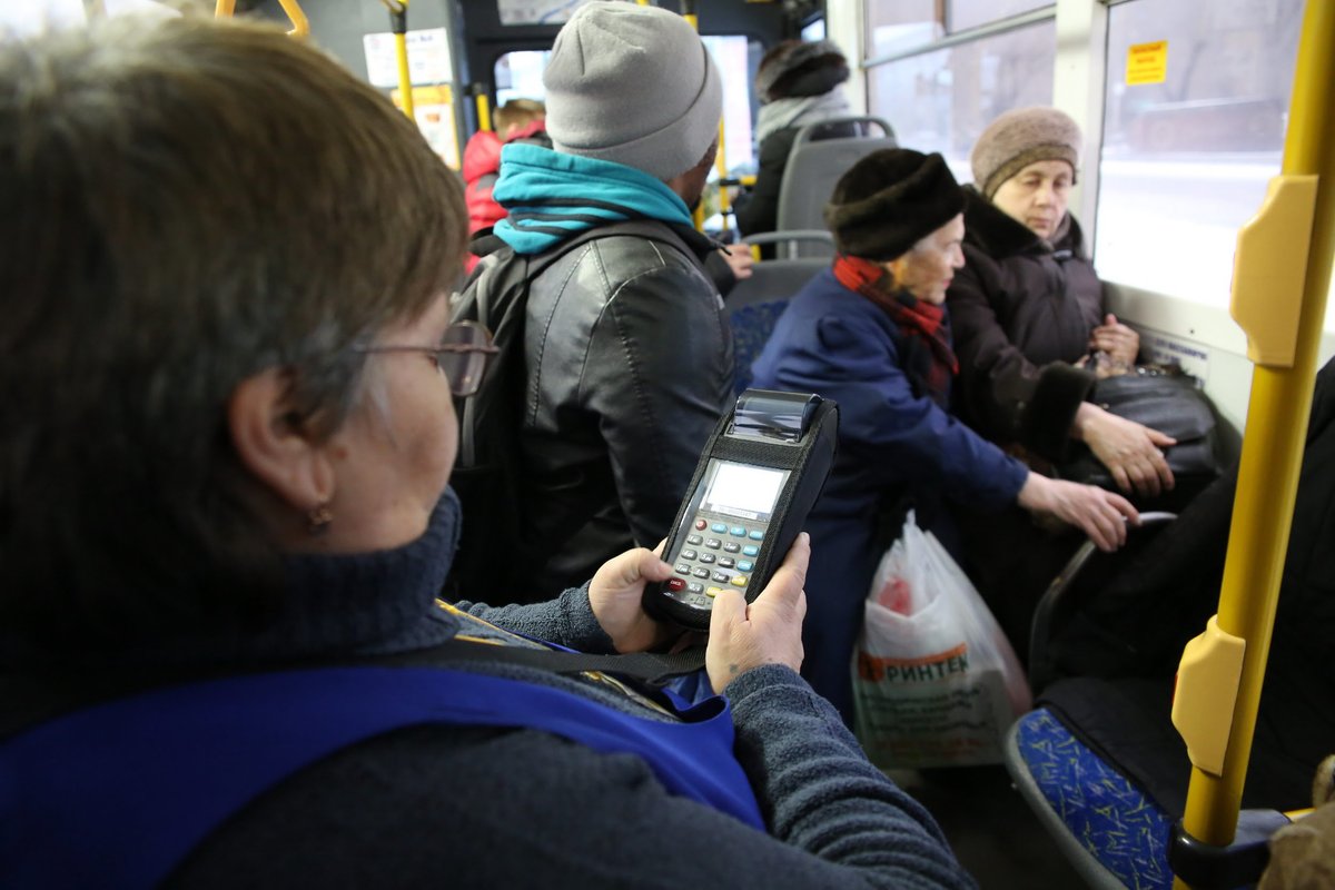 Нижегородские льготники смогут ездить в транспорте по бумажным проездным до 1 апреля