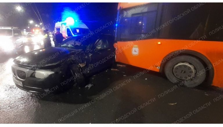Пьяный водитель иномарки протаранил автобус в Сормовском районе - фото 4