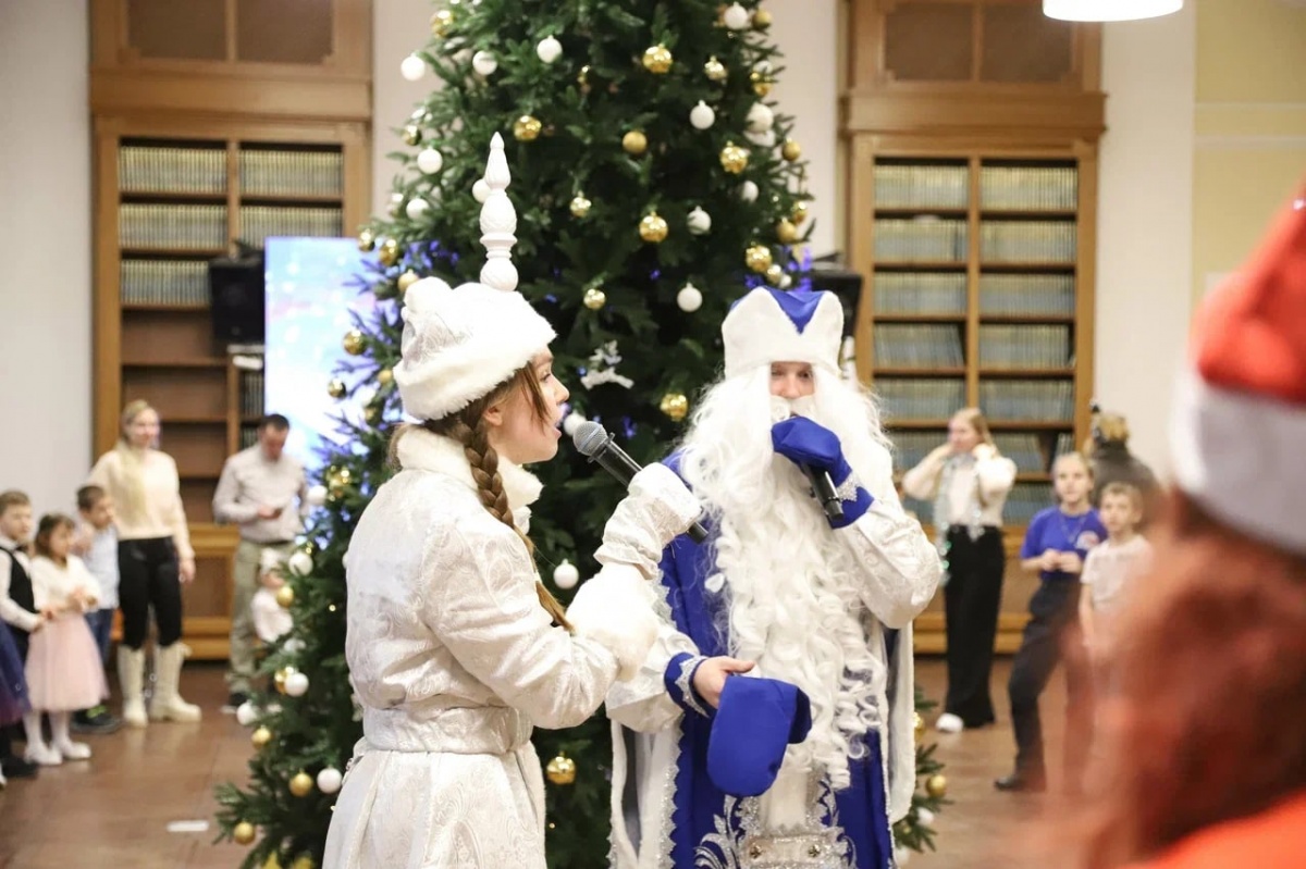 Новогодний праздник прошел в Мининском университете для детей, чьи родители участвуют в СВО - фото 1