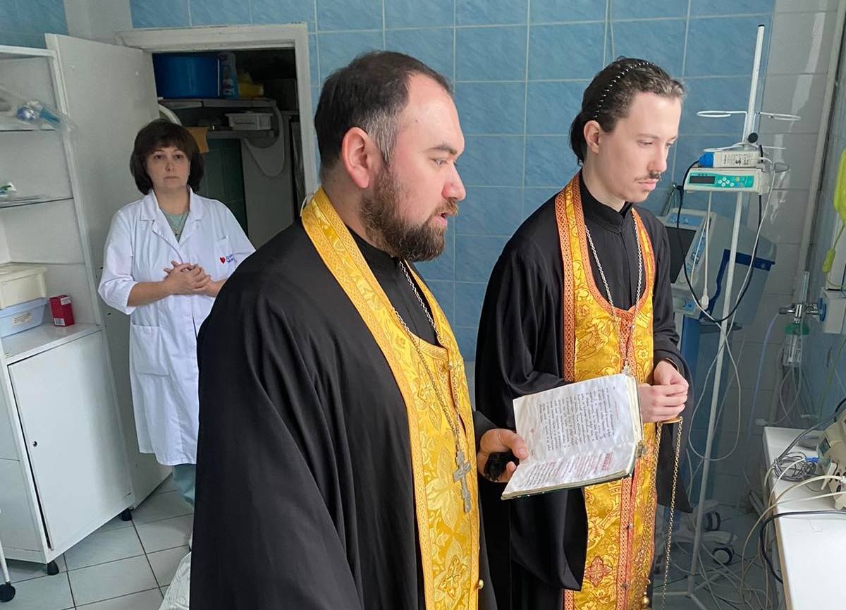 Представители епархии освятили реанимацию в детской больнице Московского района - фото 1