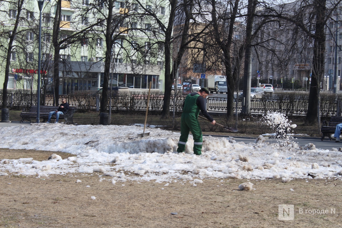 Трещит по швам: как выглядит центр Нижнего Новгорода после аномальной зимы — фоторепортаж - фото 154
