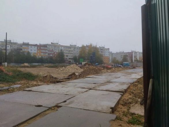 Опубликованы фото со стройки нового корпуса школы в Верхних Печерах - фото 2