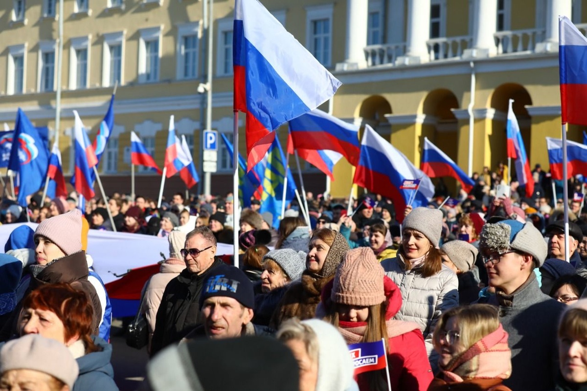 Концерт-митинг в честь 8-й годовщины воссоединения Крыма с Россией прошел в Нижнем Новгороде - фото 1