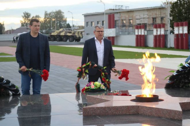 Никитин оценил благоустройство мемориала в Шатках - фото 1