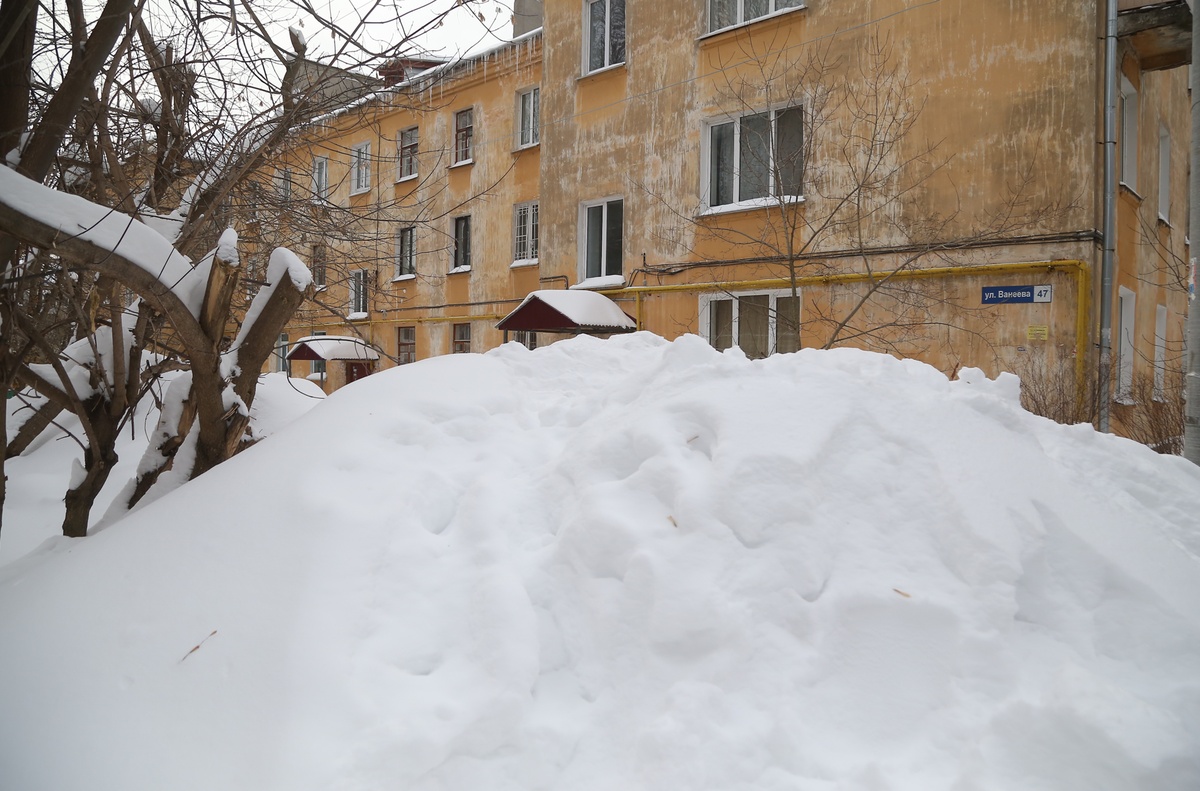 Ненадлежащую уборку снега выявили в Советском районе
