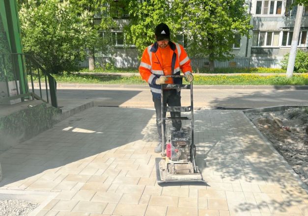 Монтаж освещения начался в сквере на улице Чаадаева в Нижнем Новгороде - фото 2