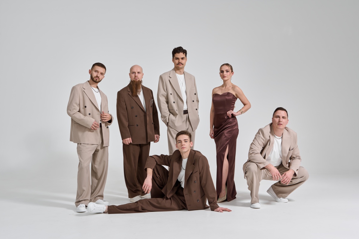 «Любовь — самый желанный райдер»: интервью с необычной кавер-группой «Еще не вечер» из Нижнего Новгорода - фото 2