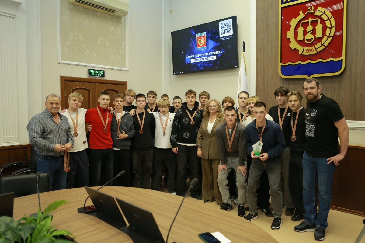 Участников городского чемпионата по футболу наградили в Дзержинске - фото 2