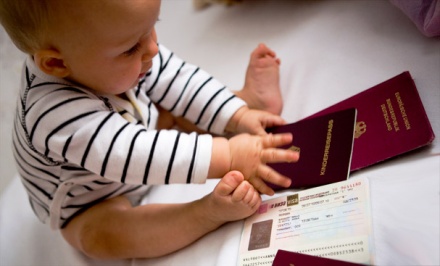 Без паники: какие документы понадобятся, чтобы отправить ребенка в детсад, школу или путешествие