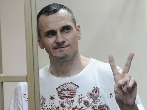 Отбывающий в России срок за терроризм украинец Олег Сенцов получил премию Сахарова
