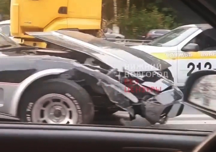 Один человек получил травмы в ДТП с участием ретро-автомобиля на проспекте Гагарина - фото 1