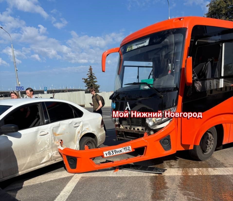 Появились подробности ДТП с автобусом на Нижневолжской набережной - фото 1