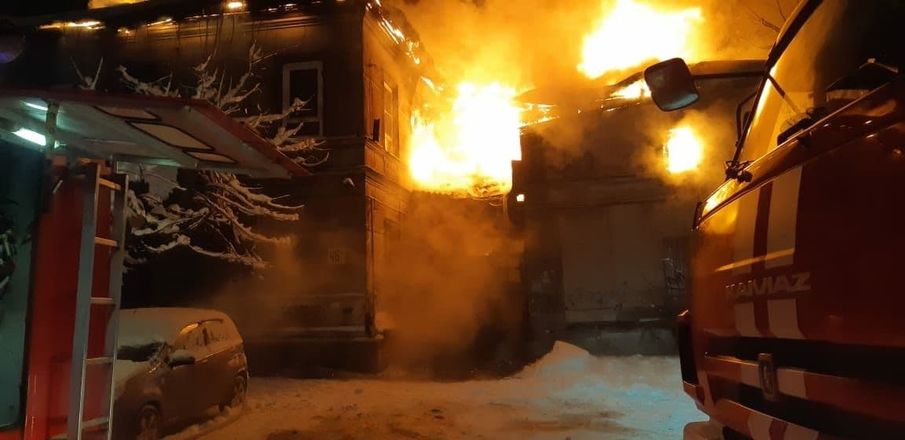 Дом загорелся на Большой Покровской в Нижнем Новгороде: один человек погиб - фото 3