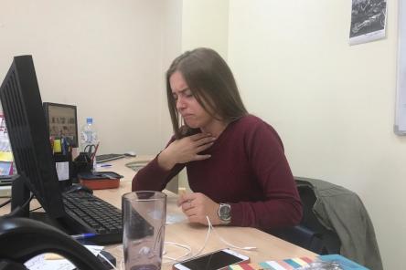 Почему ни в коем случае нельзя стучать по спине, если человек подавился