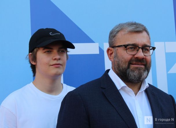 Знаменитости здесь: фоторепортаж с открытия &laquo;Горький fest&raquo; в Нижнем Новгороде - фото 39
