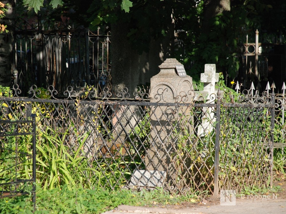 Смотритель нижегородского кладбища брал взятки за незаконные захоронения - фото 1