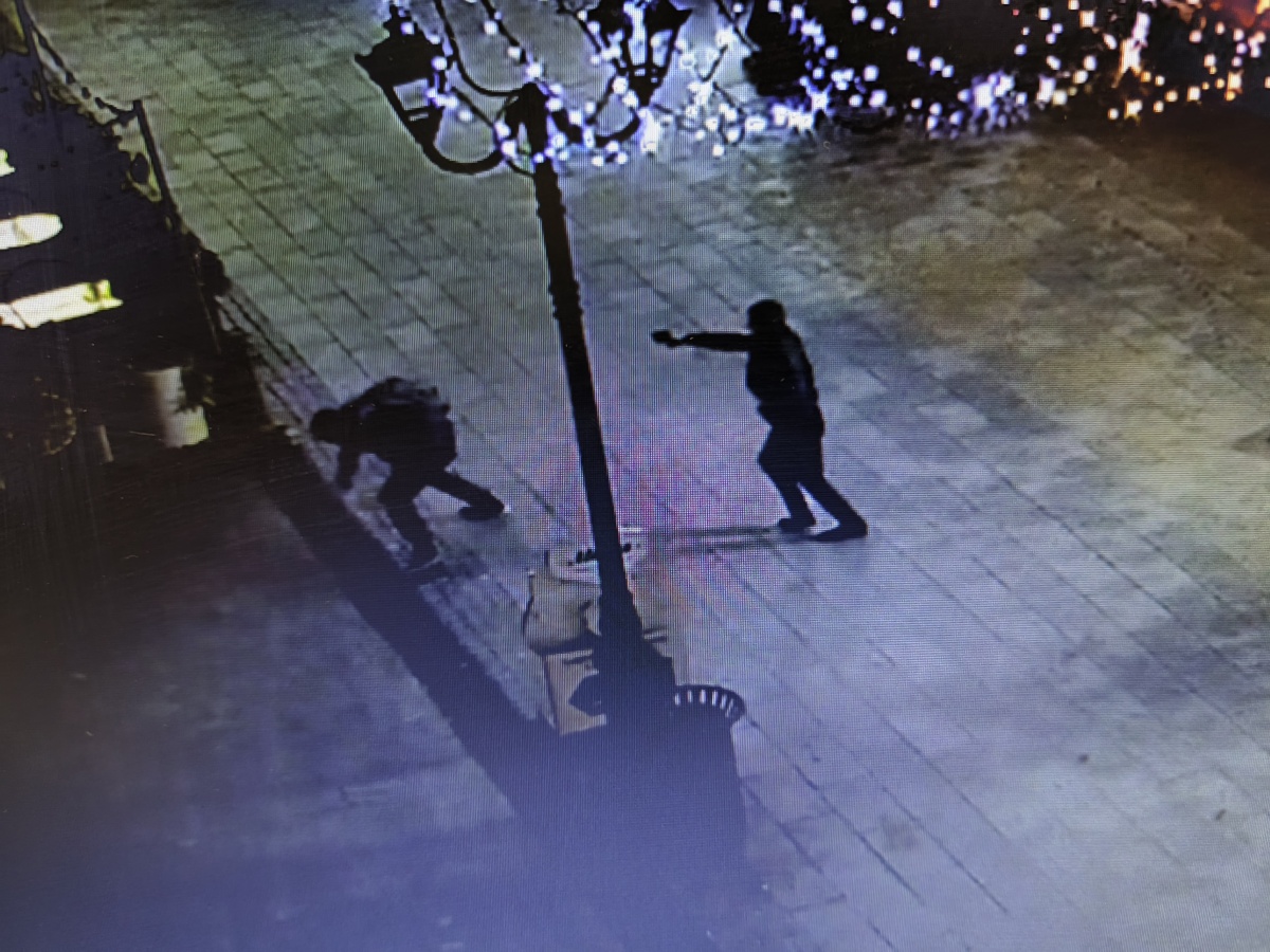 Нижегородец с травматическим пистолетом напал на охранника в кафе - фото 1