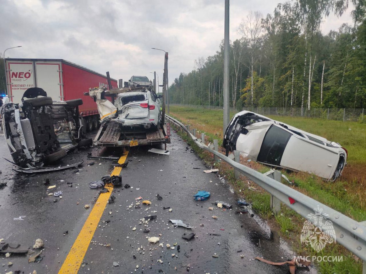 Опубликованы фото смертельного ДТП на М-12 в Нижегородской области - фото 1