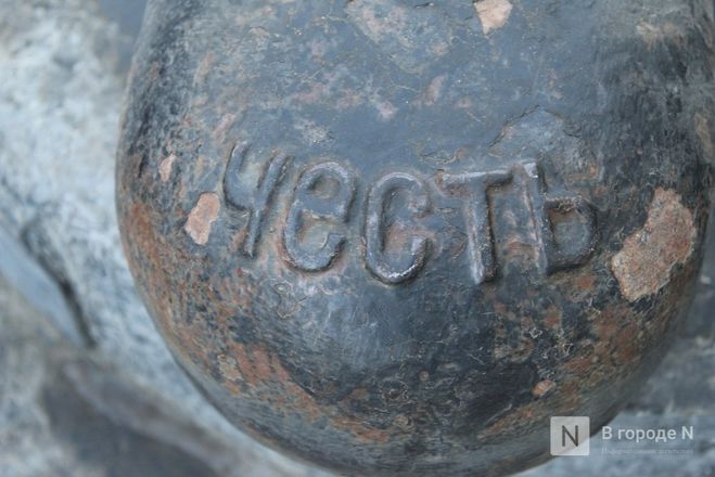 Галоши, ложка, объявление: памятники каким предметам установили в Нижнем Новгороде - фото 35
