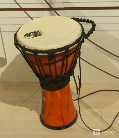 Гитара Высоцкого и барабан &laquo;Любэ&raquo;: музей музыки открылся в Нижнем Новгороде - фото 34