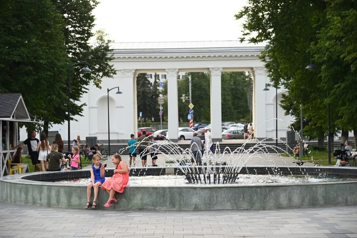 Установка колеса обозрения завершается в Центральном парке Дзержинска - фото 1