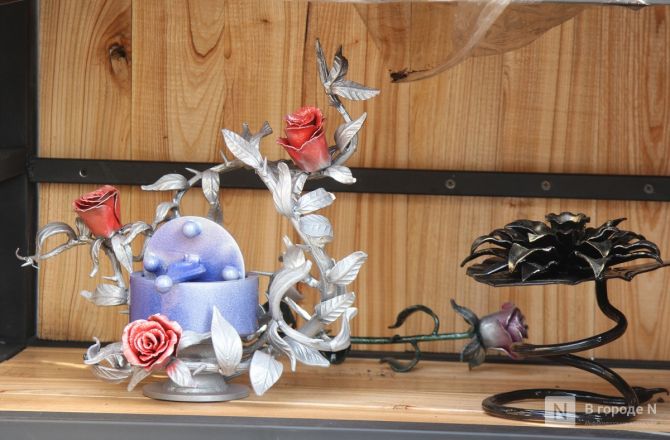 Танк-мангал и деревянные иконы: фоторепортаж с новой выставки от заключенных в Нижнем Новгороде - фото 55